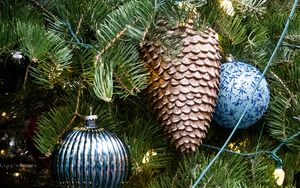 Preview wallpaper pine cone, christmas ball, tree, new year, christmas