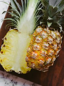 Preview wallpaper pineapple, fruit, cut, vegetable