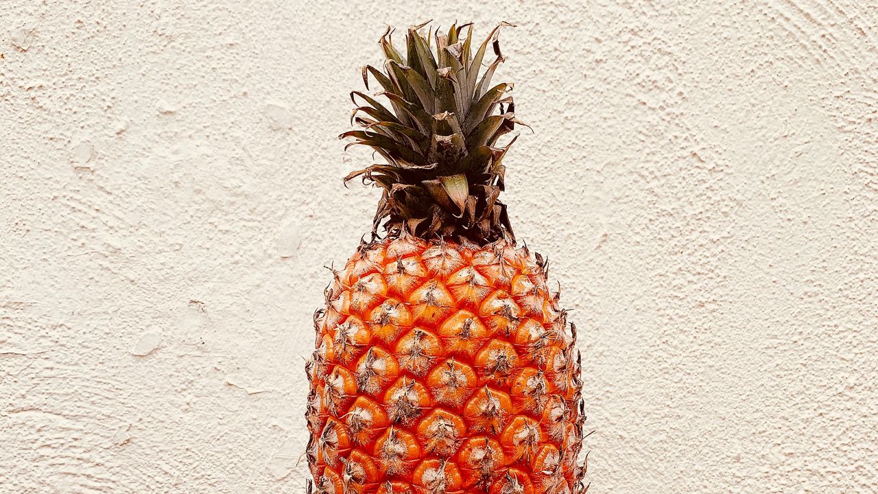 Wallpaper pineapple, fruit, hand