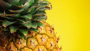 Preview wallpaper pineapple, fruit, tropical, yellow