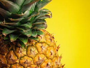 Preview wallpaper pineapple, fruit, tropical, yellow