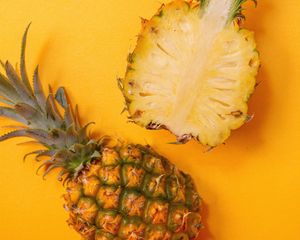 Preview wallpaper pineapple, fruit, yellow