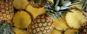 Preview wallpaper pineapple, sliced, fruit