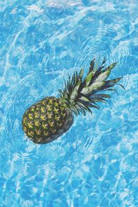 Preview wallpaper pineapple, water, fruit