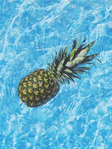 Preview wallpaper pineapple, water, fruit