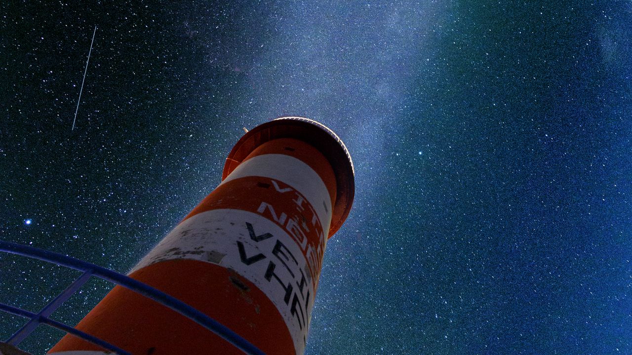 Wallpaper pipe, bottom view, starry sky, milky way, night