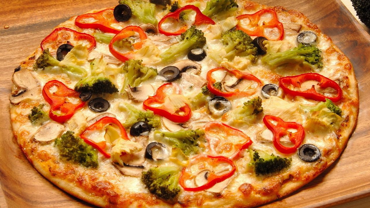 Wallpaper pizza, broccoli, pepper, olives