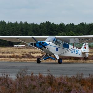Preview wallpaper plane, blades, runway