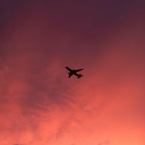 Preview wallpaper plane, flight, sunset, clouds, sky