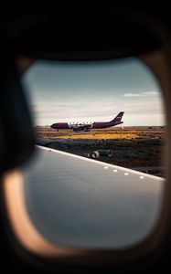 Preview wallpaper plane, porthole, window, airport