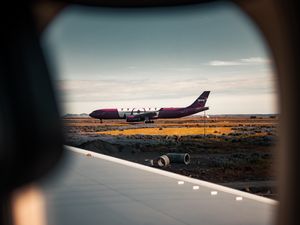 Preview wallpaper plane, porthole, window, airport