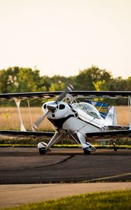 Preview wallpaper plane, propeller, asphalt, field