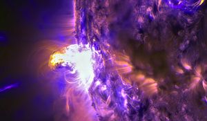 Preview wallpaper planet, explosion, purple, space