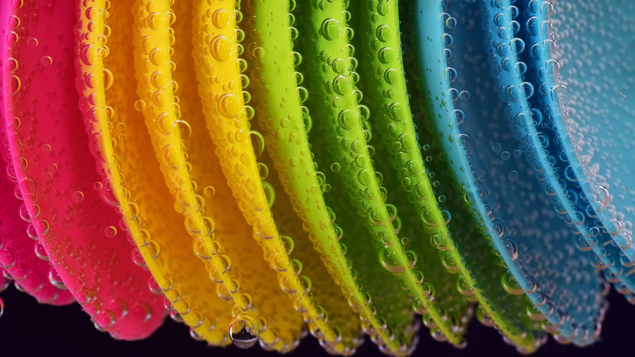 Wallpaper plastic spoons, drops, close-up hd, picture, image