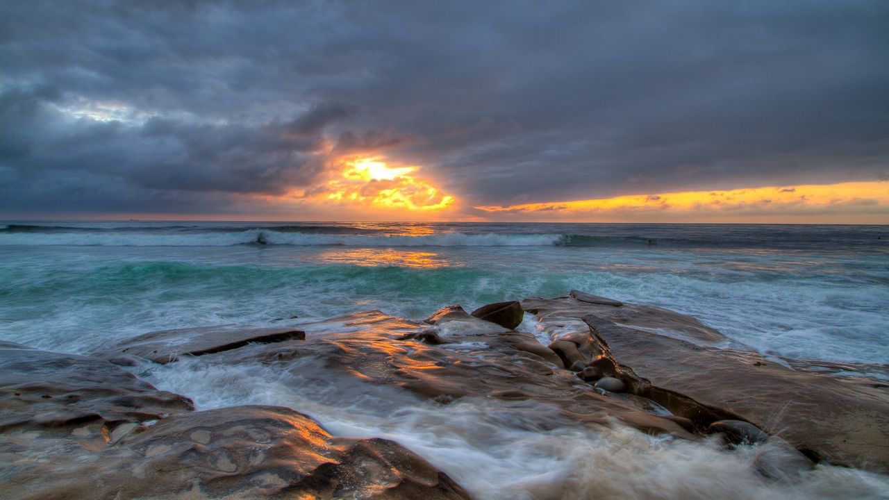 Wallpaper plates, sea, waves, orange, gleam, decline, sky, colors