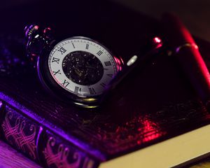 Preview wallpaper pocket watch, dial, light
