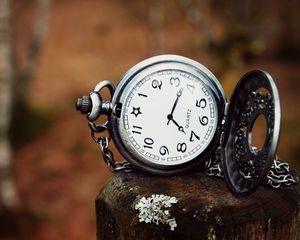 Preview wallpaper pocket watch, dial, suspension, close-up