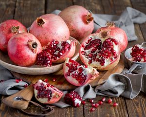 Preview wallpaper pomegranate, fruit, berries, dishes, still life