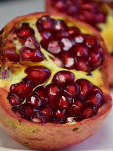 Preview wallpaper pomegranate, fruit, berries, ripe, close-up
