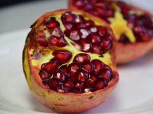 Preview wallpaper pomegranate, fruit, berries, ripe, close-up