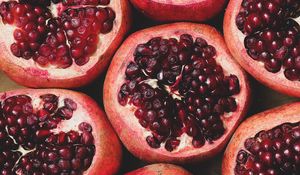 Preview wallpaper pomegranate, fruit, berries, ripe