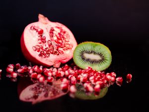 Preview wallpaper pomegranate, kiwi, fruit