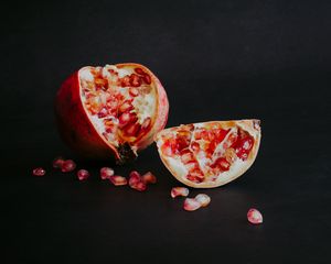 Preview wallpaper pomegranate, slice, fruit, still life, black