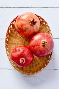 Preview wallpaper pomegranates, fruit, basket