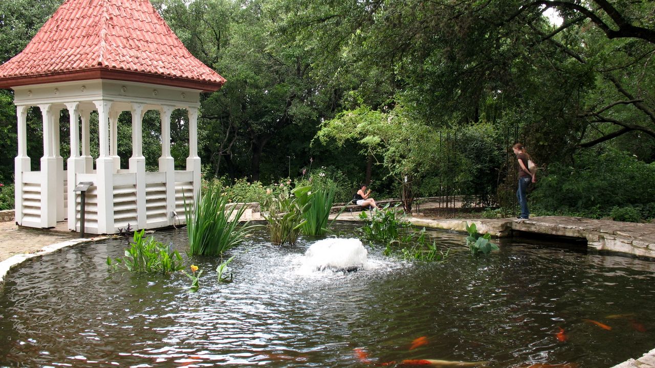 Wallpaper pond, arbor, fountain, fish, person