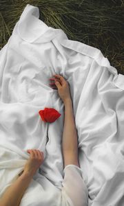 Preview wallpaper poppy, hands, flower, cloth, handsomely