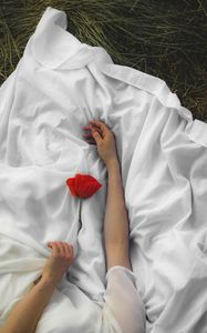 Preview wallpaper poppy, hands, flower, cloth, handsomely