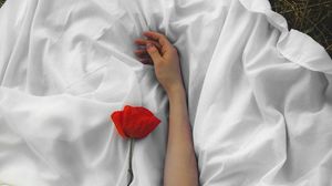 Preview wallpaper poppy, hands, flower, cloth, handsomely