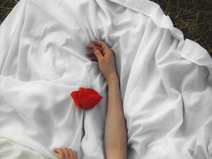 Preview wallpaper poppy, hands, flower, cloth, handsomely