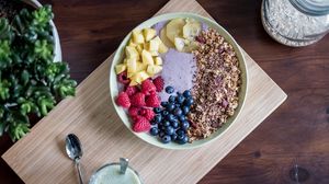 Preview wallpaper porridge, berries, blueberries, raspberries