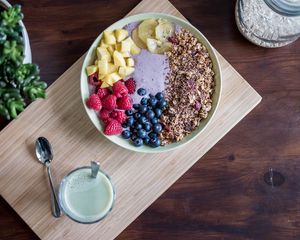 Preview wallpaper porridge, berries, blueberries, raspberries