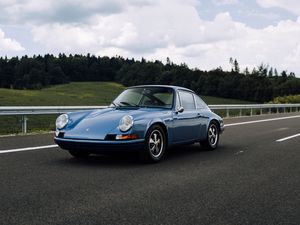 Preview wallpaper porsche 911, porsche, car, side view, road