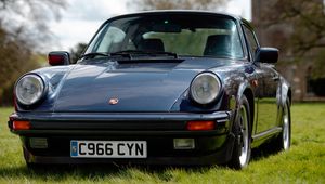 Preview wallpaper porsche 911, porsche, car, grass