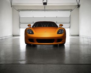 Preview wallpaper porsche, carrera, gt, orange, front view