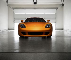 Preview wallpaper porsche, carrera, gt, orange, front view