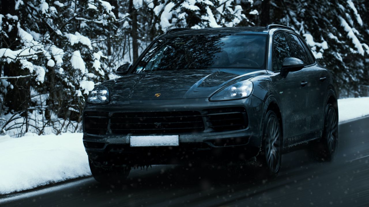 Wallpaper porsche cayenne, porsche, car, black, road, snow, winter