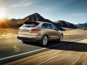 Preview wallpaper porsche, cayenne, turbo s, 2015