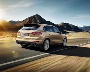 Preview wallpaper porsche, cayenne, turbo s, 2015