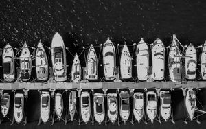 Preview wallpaper port, boats, bw