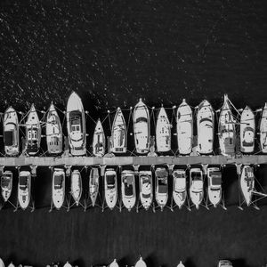 Preview wallpaper port, boats, bw