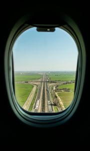 Preview wallpaper porthole, road, window