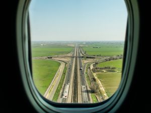 Preview wallpaper porthole, road, window