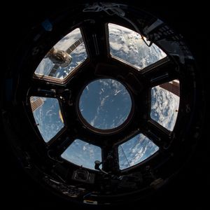 Preview wallpaper porthole, spaceship, space, view, overview