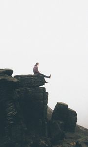 Preview wallpaper precipice, man, freedom, mountains, fog