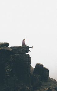 Preview wallpaper precipice, man, freedom, mountains, fog