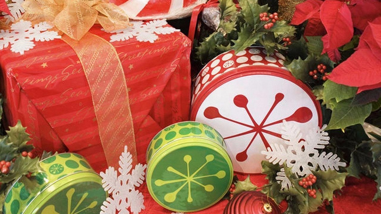 Wallpaper presents, many, snowflakes, christmas, holiday